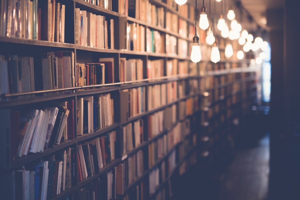 Packing books and photographs for an interstate relocation can be easy.