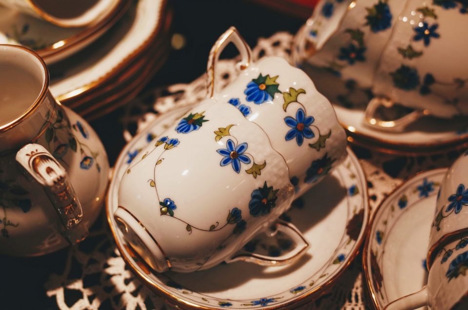 Porcelain cups and plates