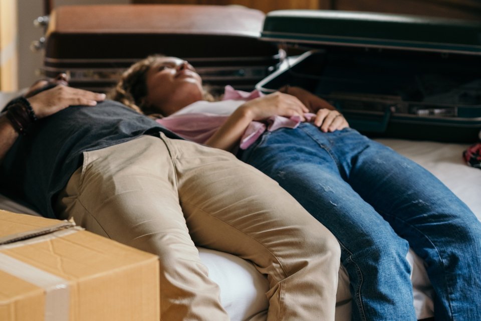 two people moving from Carmel to Hollister during the summer heat